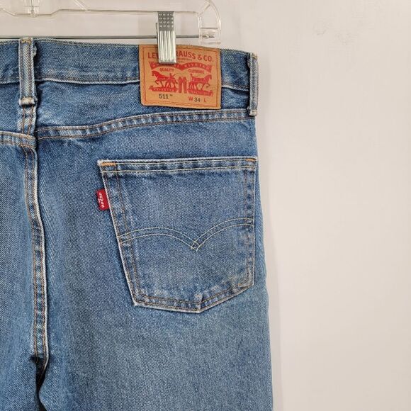 Levi's Jean Shorts Women's 34 Boho Distressed Raw Hem Long Dad Denim Bermuda - Picture 11 of 16